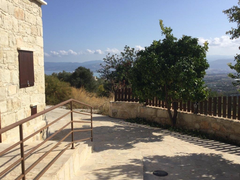 Residential Bungalow - STONE HOUSE BUNGALOW FOR SALE NEO CHORIO PAPHOS