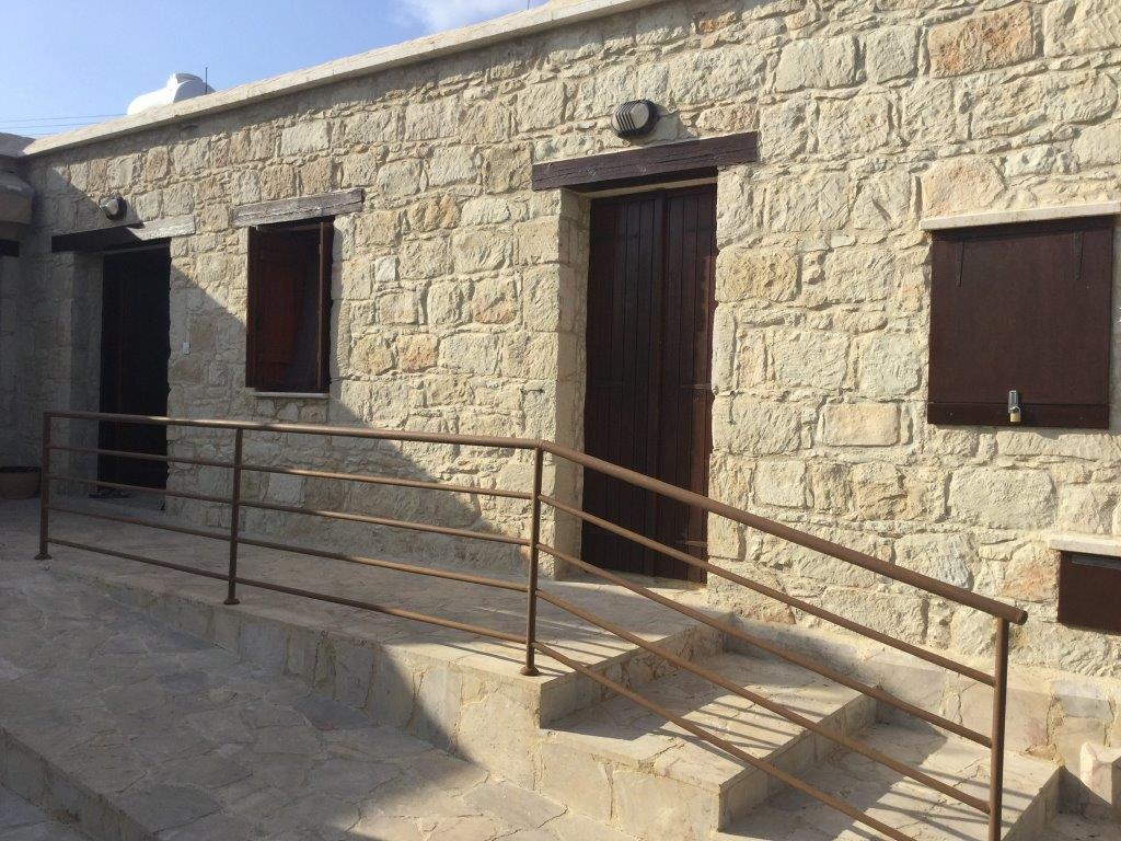 Residential Bungalow - STONE HOUSE BUNGALOW FOR SALE NEO CHORIO PAPHOS